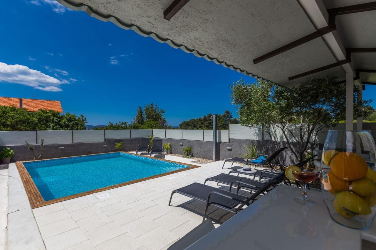 Katina Apartment With Private Pool Zara Esterno foto